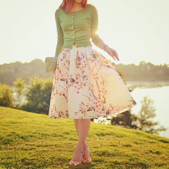 Floral pleated midi skirt - Picture 2 of 4